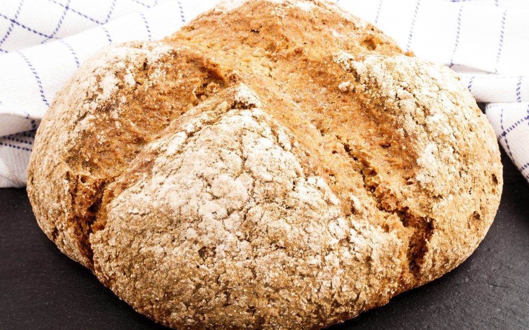 Vintage cheddar, white onion and chive soda bread