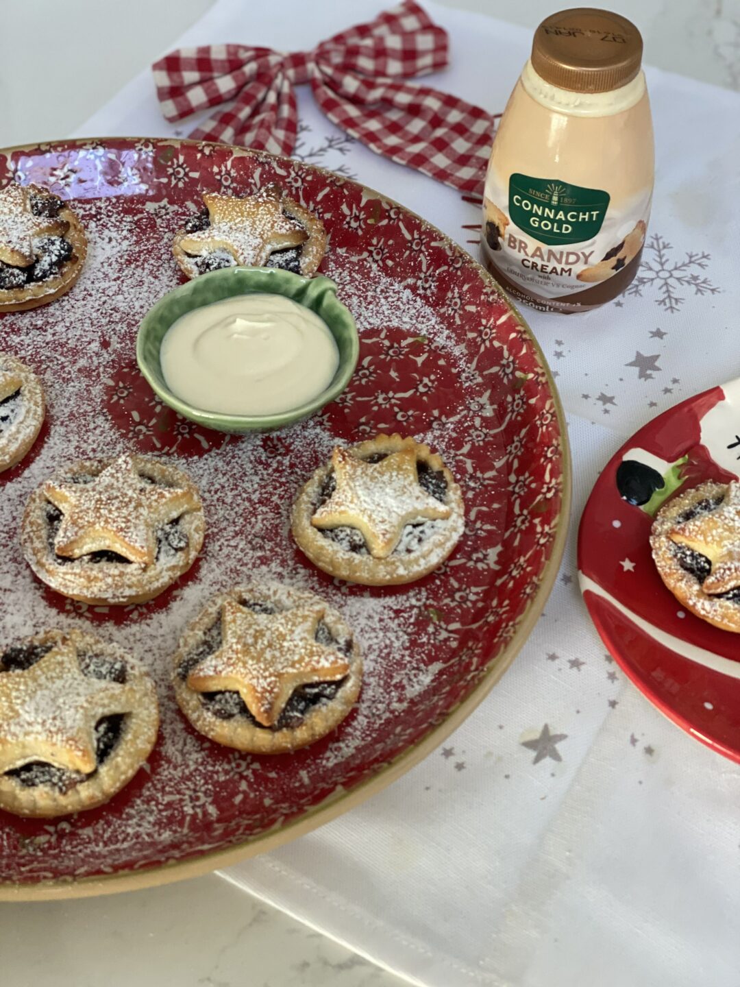 Mince Pies and Brandy Cream