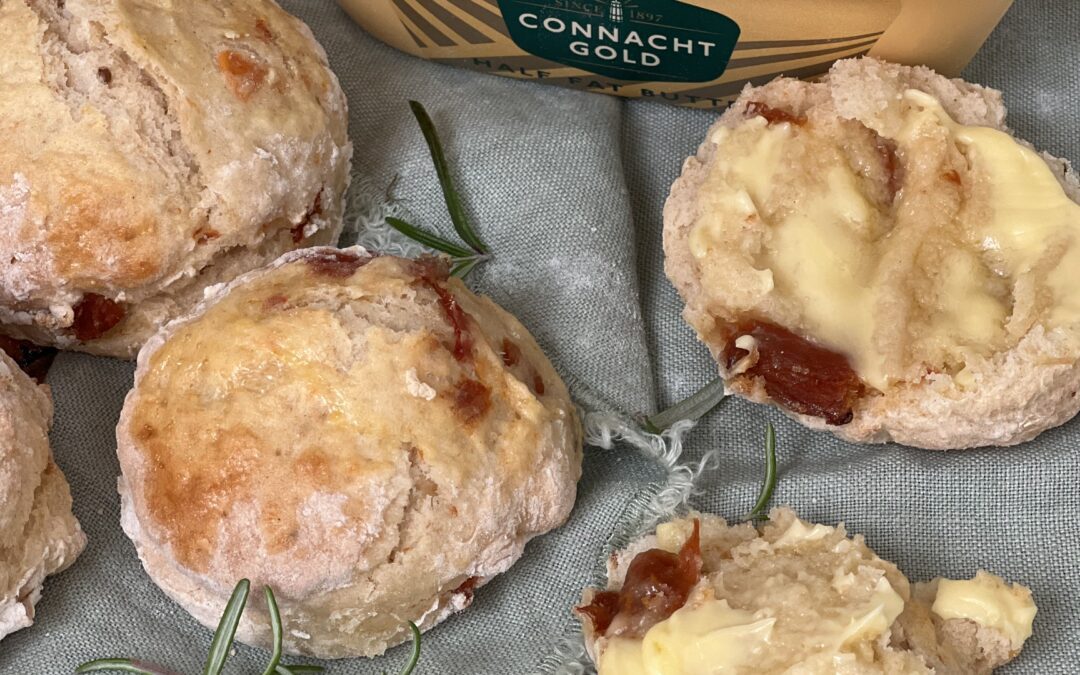 Sundried tomato & rosemary scone