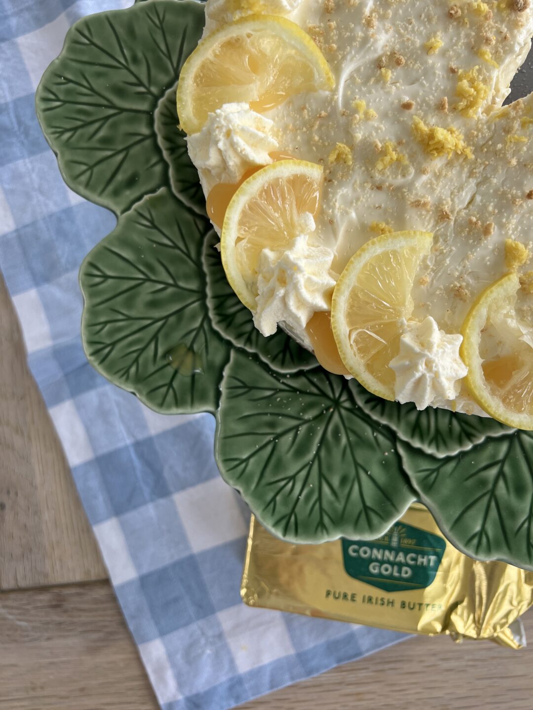 Easy and delicious lemon cheesecake